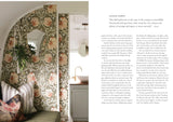 The Modern Caravan: Stories of Love, Beauty, and Adventure on the Open Road - Kate Oliver