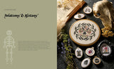 Cross Stitch Cabinet of Curiosities: 500 Magical Motifs and Peculiar Patterns - Grace Isobel